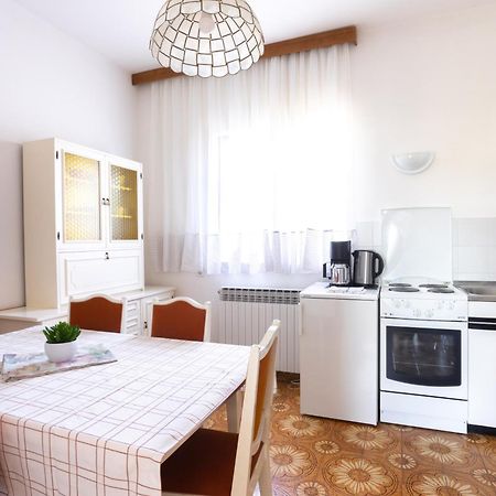 Apartments Lonzor I Selce Exterior foto
